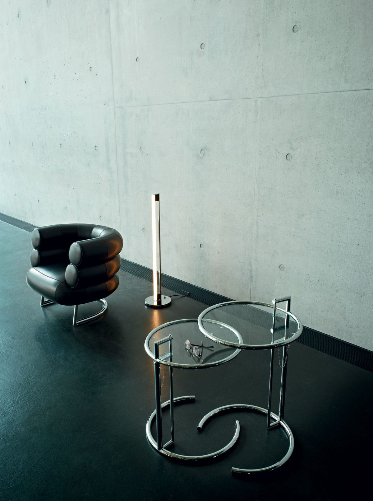 classicon-eileen-gray-adjustable-table-e1027-helder-chroom-006