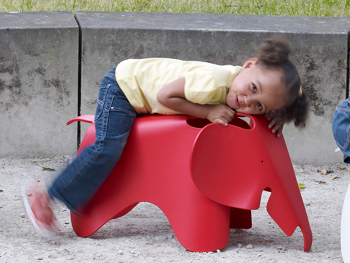 vitra-charles-ray-eames-elephant-004