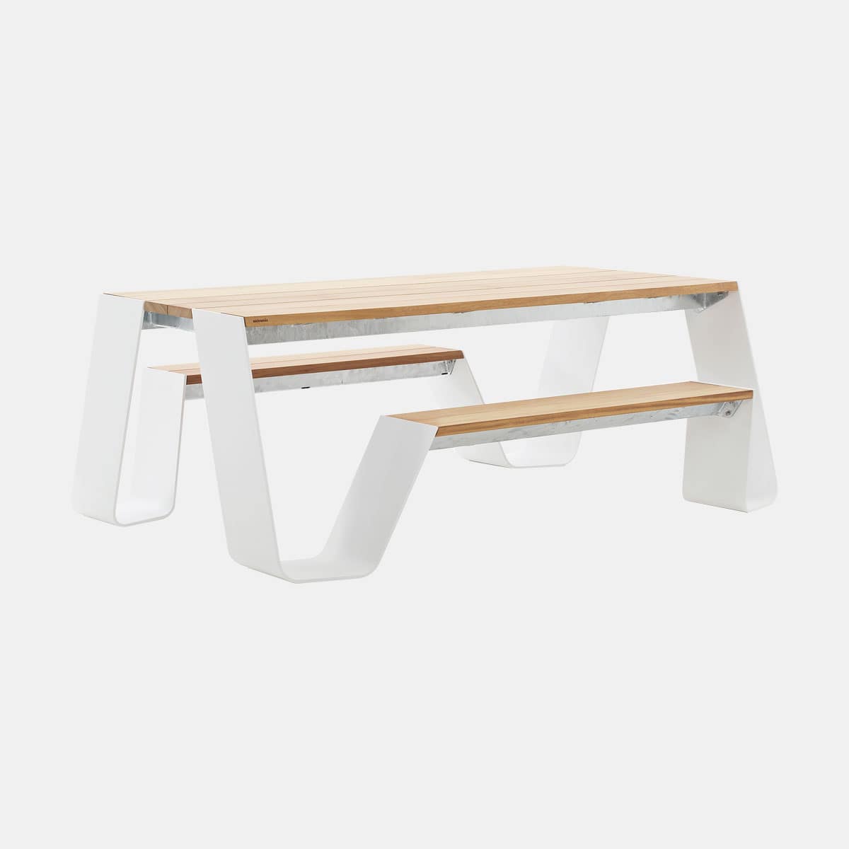 extremis-dirk-wynants-hopper-picnic-180-iroko-wit-001shop