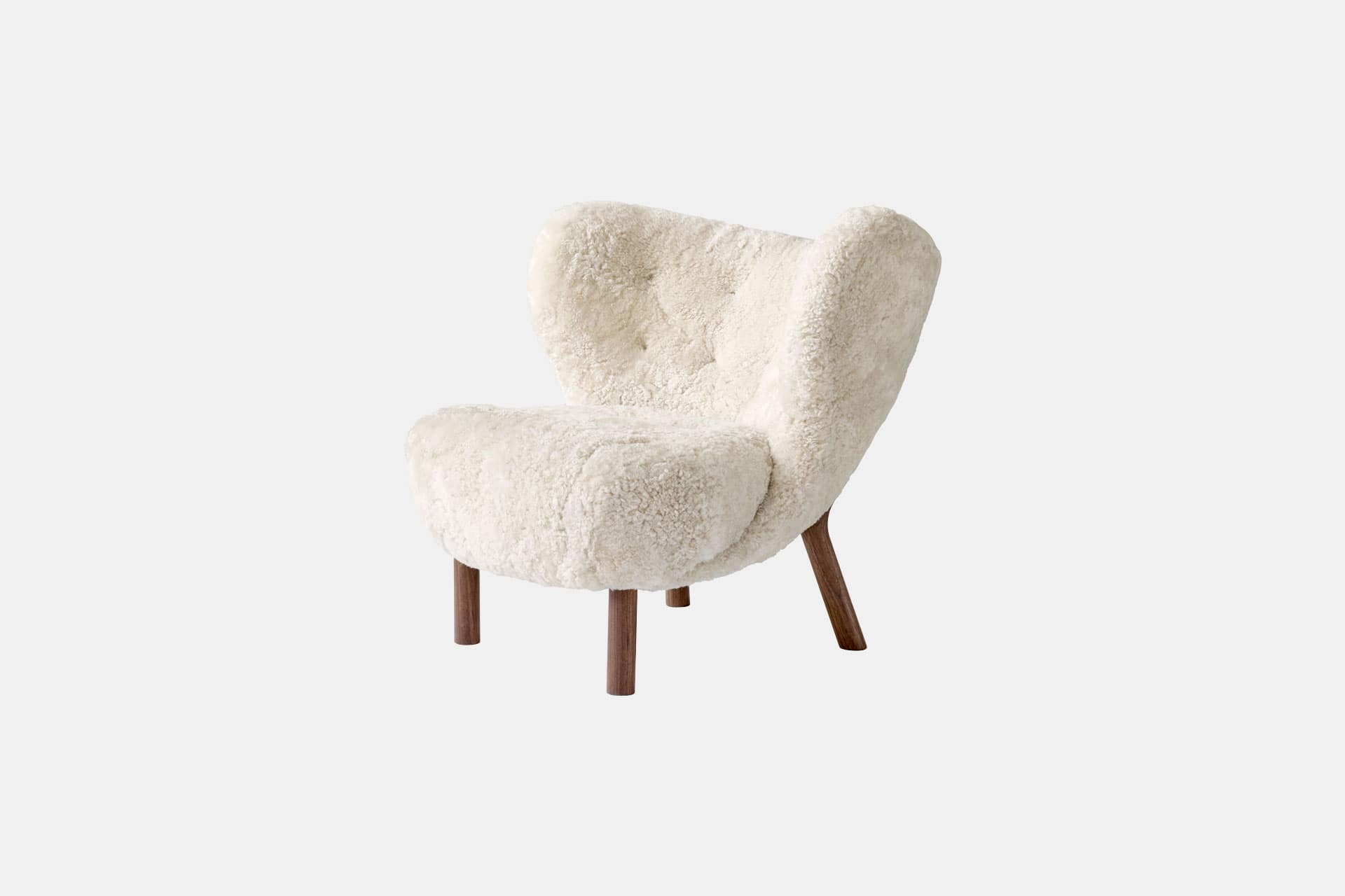 andtradition-viggo-boesen-little-petra-vb1-schapenvacht-moonlight-walnoot-geolied-001feat andtradition-viggo-boesen-little-petra-vb1-schapenvacht-moonlight-walnoot-geolied-001feat