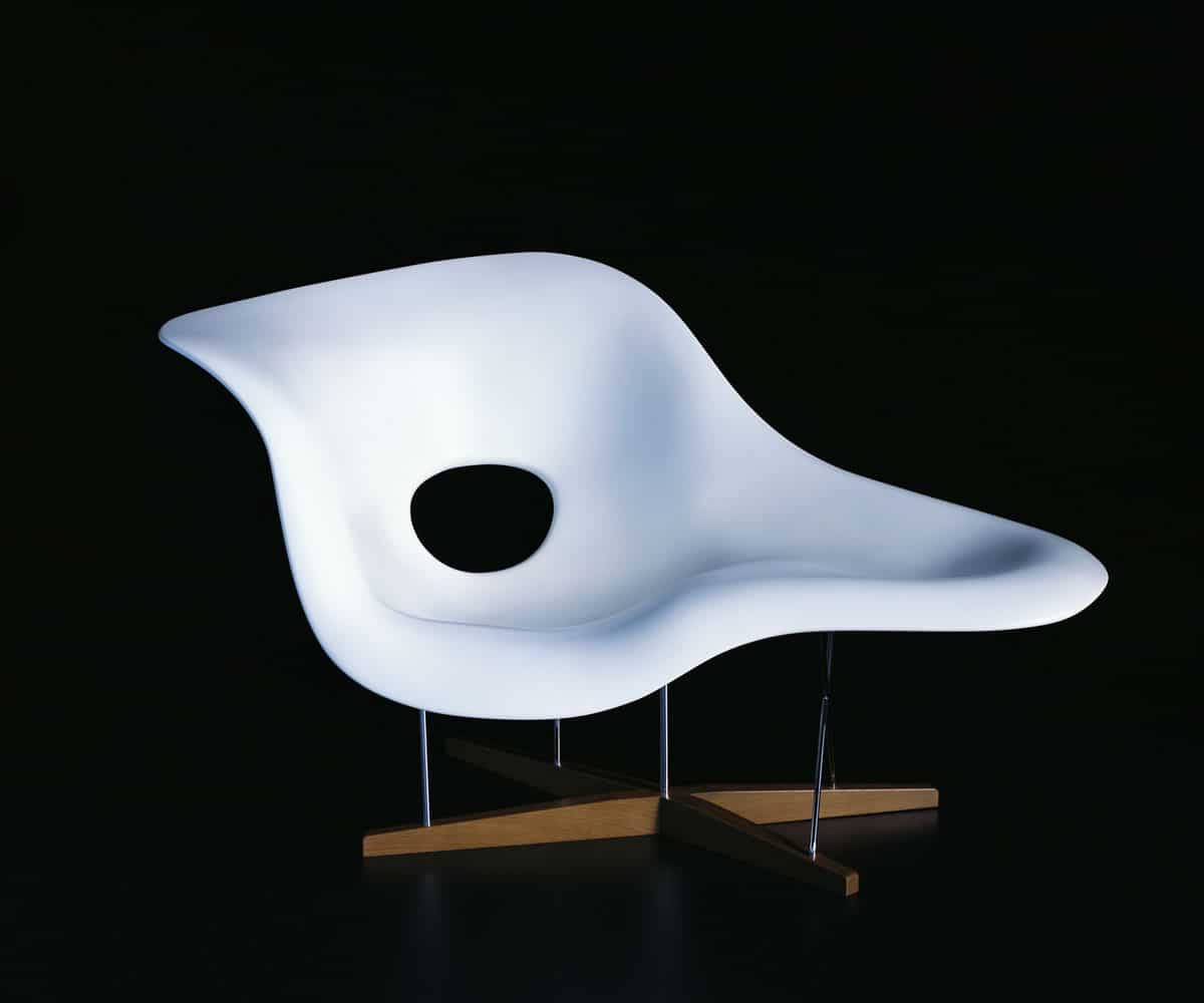 vitra-charles-ray-eames-la-chaise-001