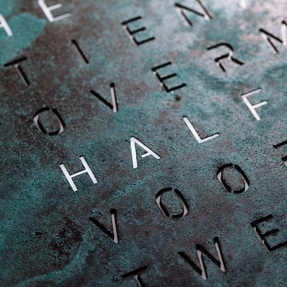 biegert-funk-qlocktwo-classic-creators-edition-vintage-copper-007