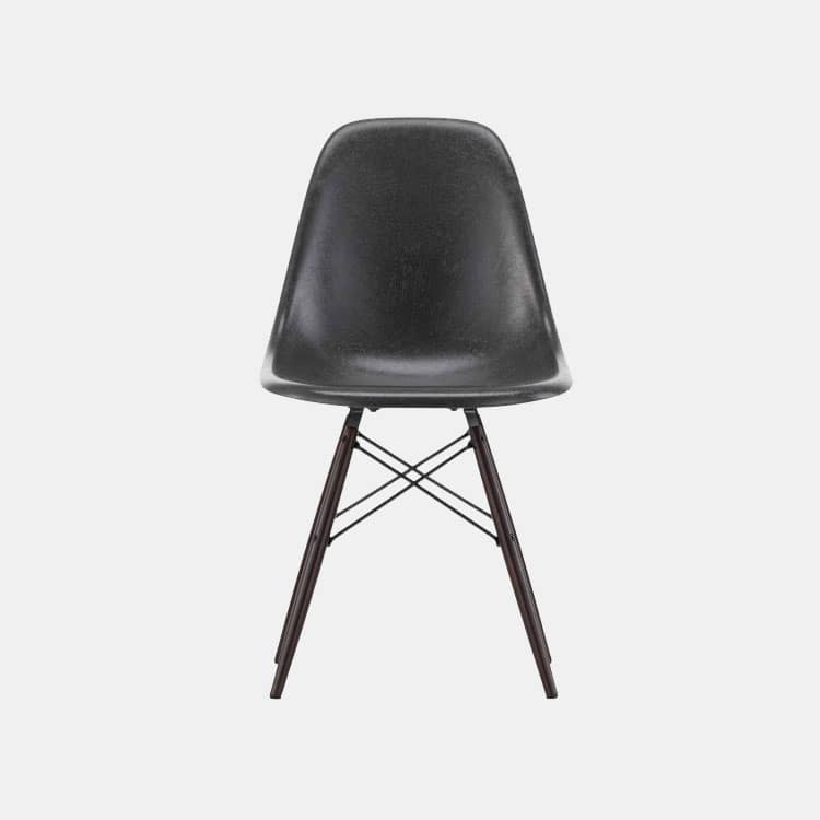 vitra-charles-ray-eames-fiberglass-side-chair-dsw-eames-elephant-hide-grey-dark-maple-001shop
