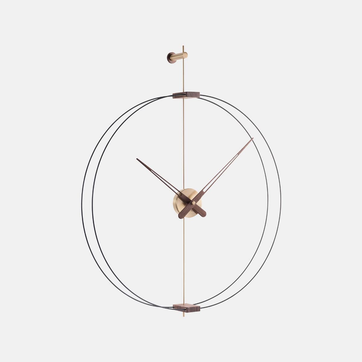 nomon-mini-barcelona-g-76-frame-glasvezel-zwart-kast-messing-gepolijst-wijzers-walnoot-001shop