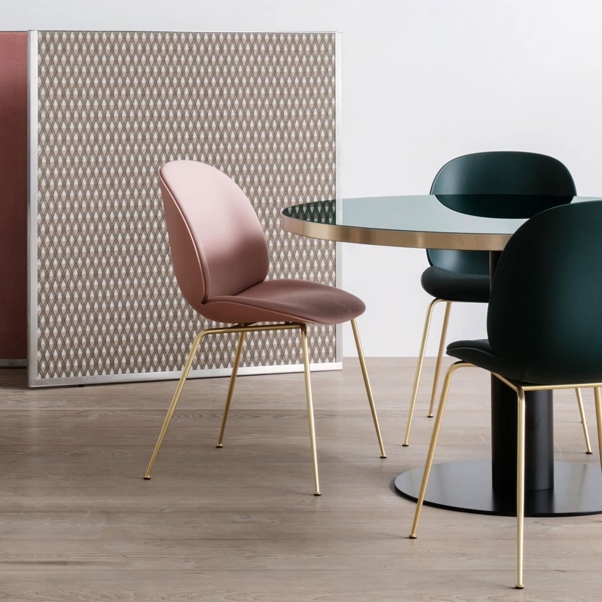 gubi-gamfratesi-beetle-dining-chair-fully-upholstered-003