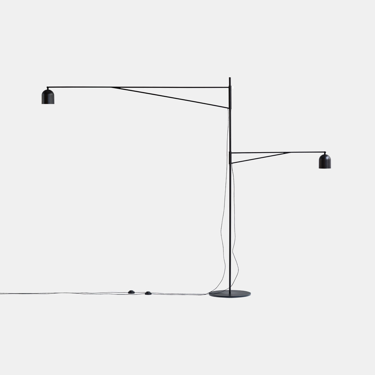 karakter-anatomy-design-awkward-light-floor-zwart-001shop