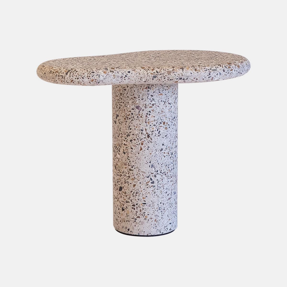 bieke-casteleyn-out-of-line-side-table-57-beton-001shop