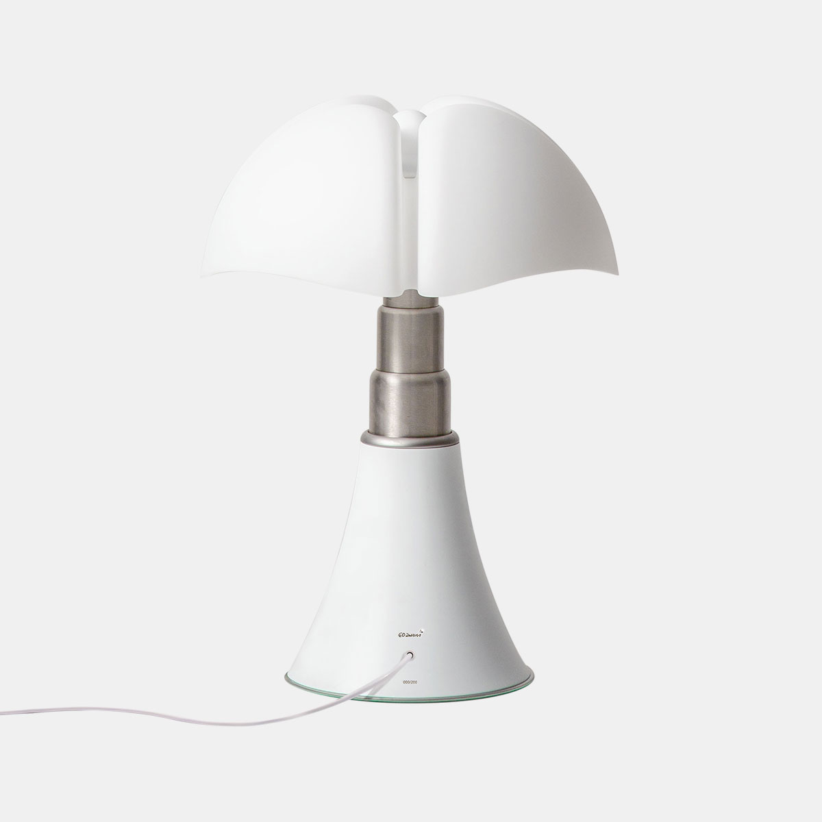 martinelli-luce-gae-aulenti-pipistrello-wit-mat-001shop