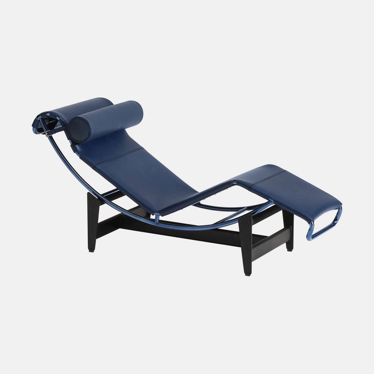 cassina-le-corbusier-lc4-60th-anniversary-limited-edition-leder-blauw-staal-blauw-basaltgrijs-001shop